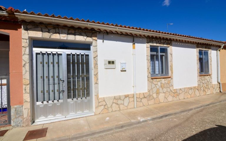 Villa de Hermanos Fachada